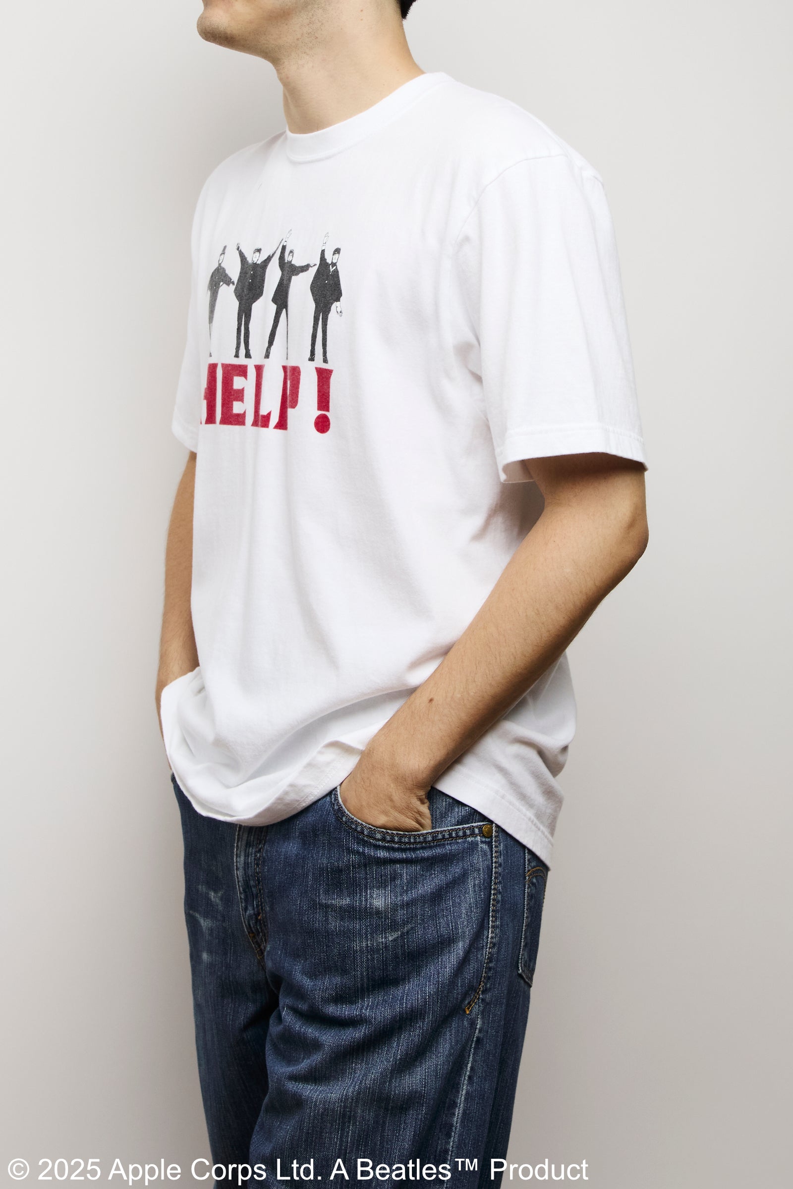 着用商品:White_1 / モデル身長:182cm / 着用サイズ:XL