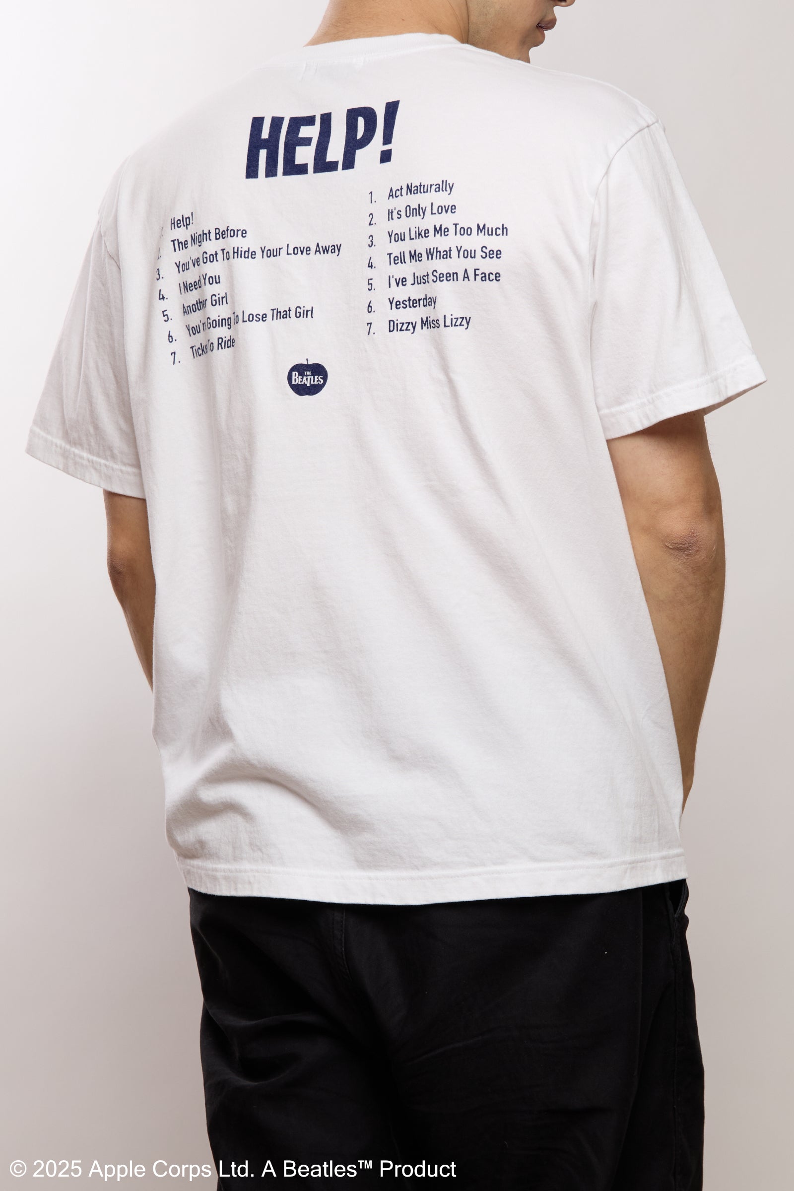 着用商品:White_2 / モデル身長:175cm / 着用サイズ:XL