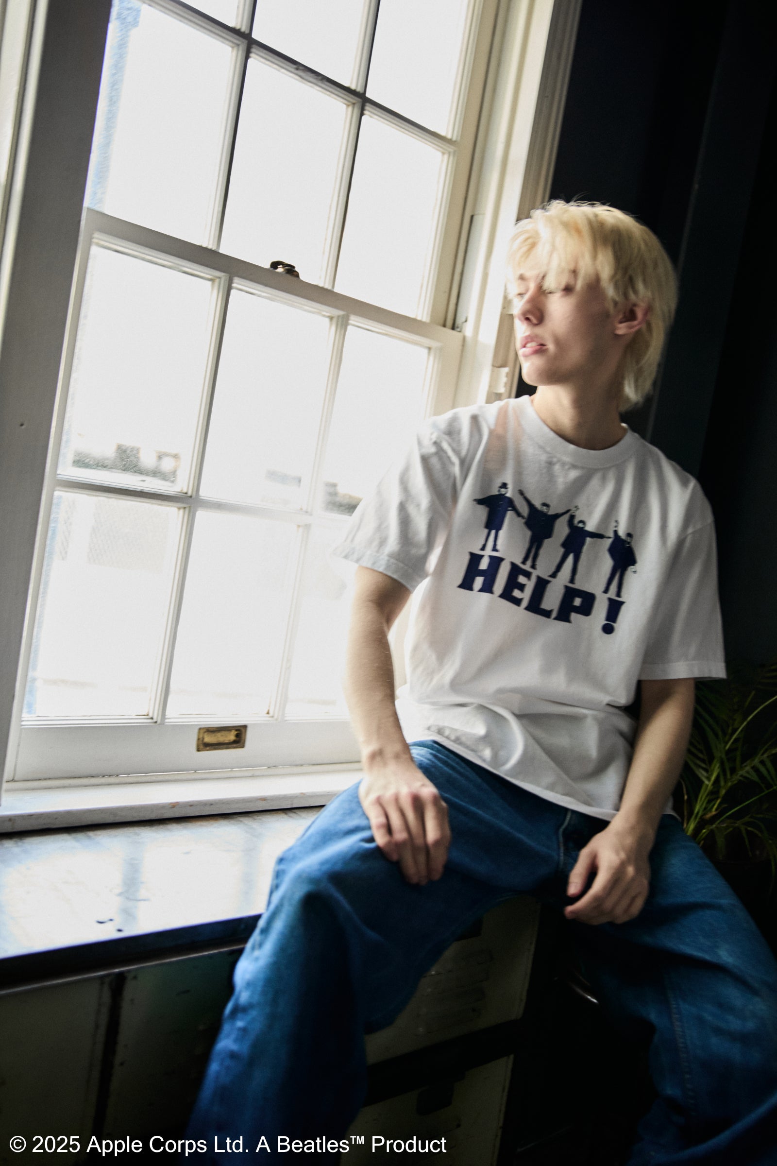 着用商品:White_2 / モデル身長:180cm / 着用サイズ:XL