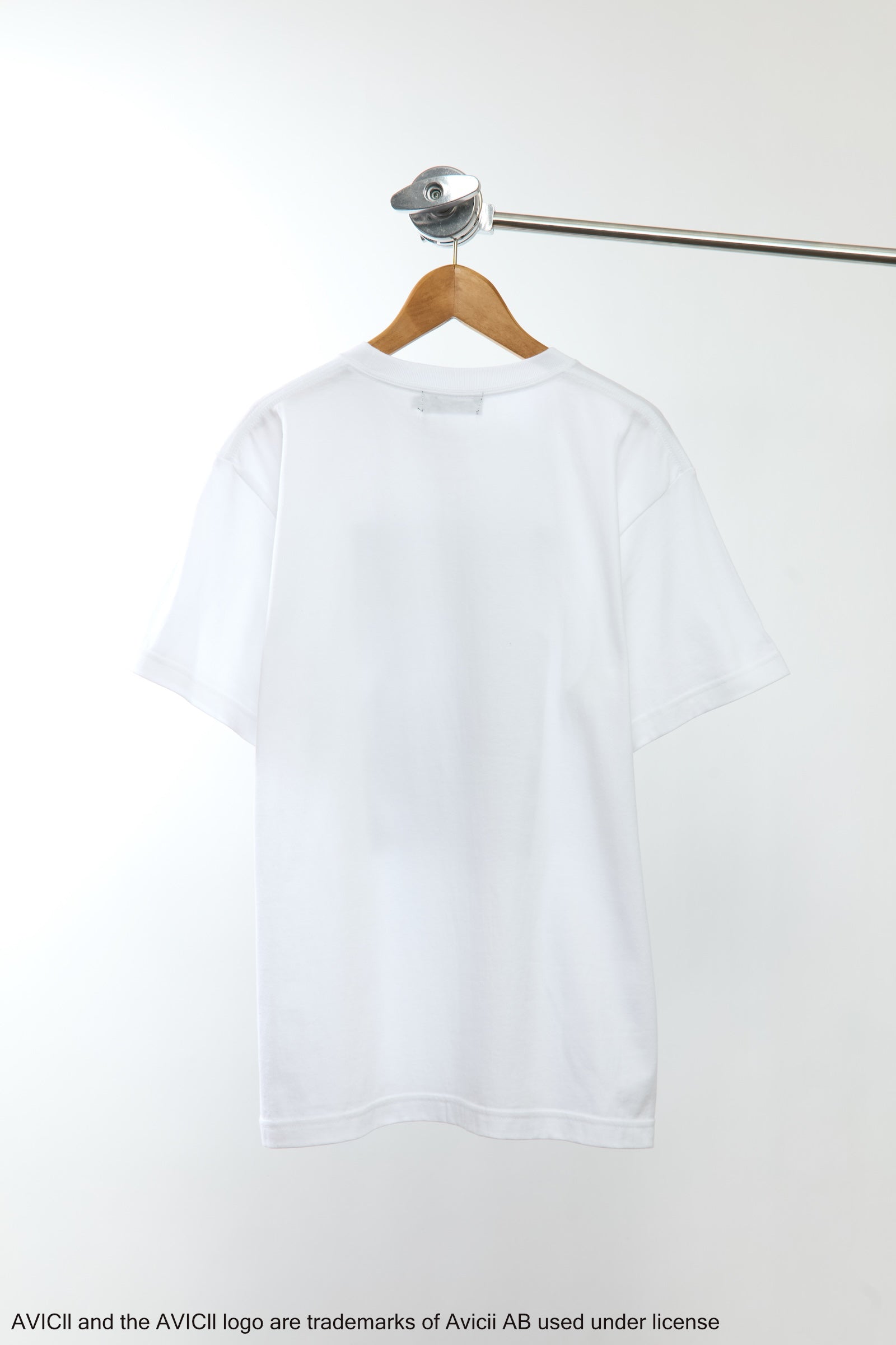 AVICII | アヴィーチー LIVE PHOTO LOGO T-SHIRT | GOOD ROCK SPEED