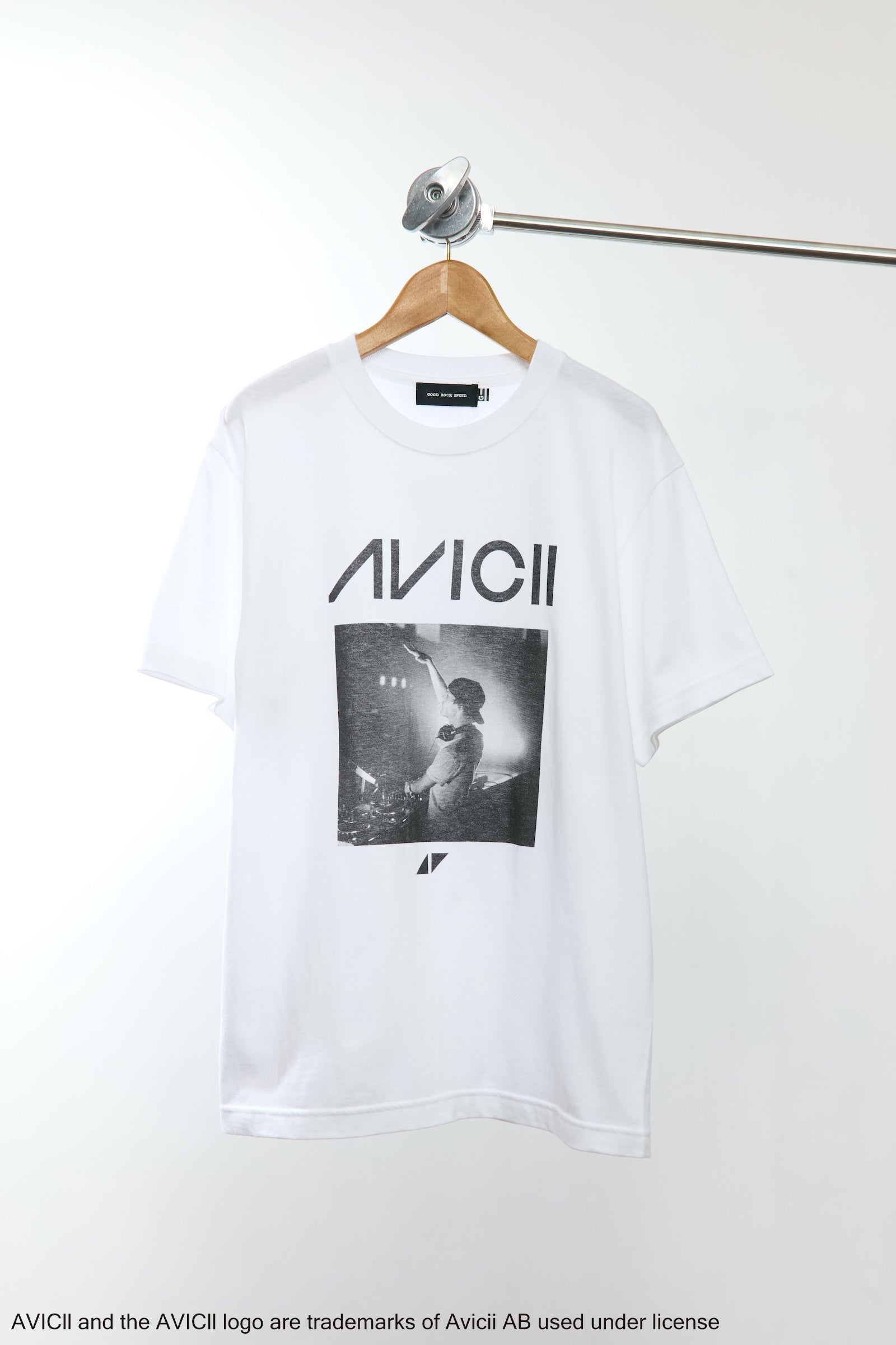 AVICII | アヴィーチー LIVE PHOTO LOGO T-SHIRT | GOOD ROCK SPEED