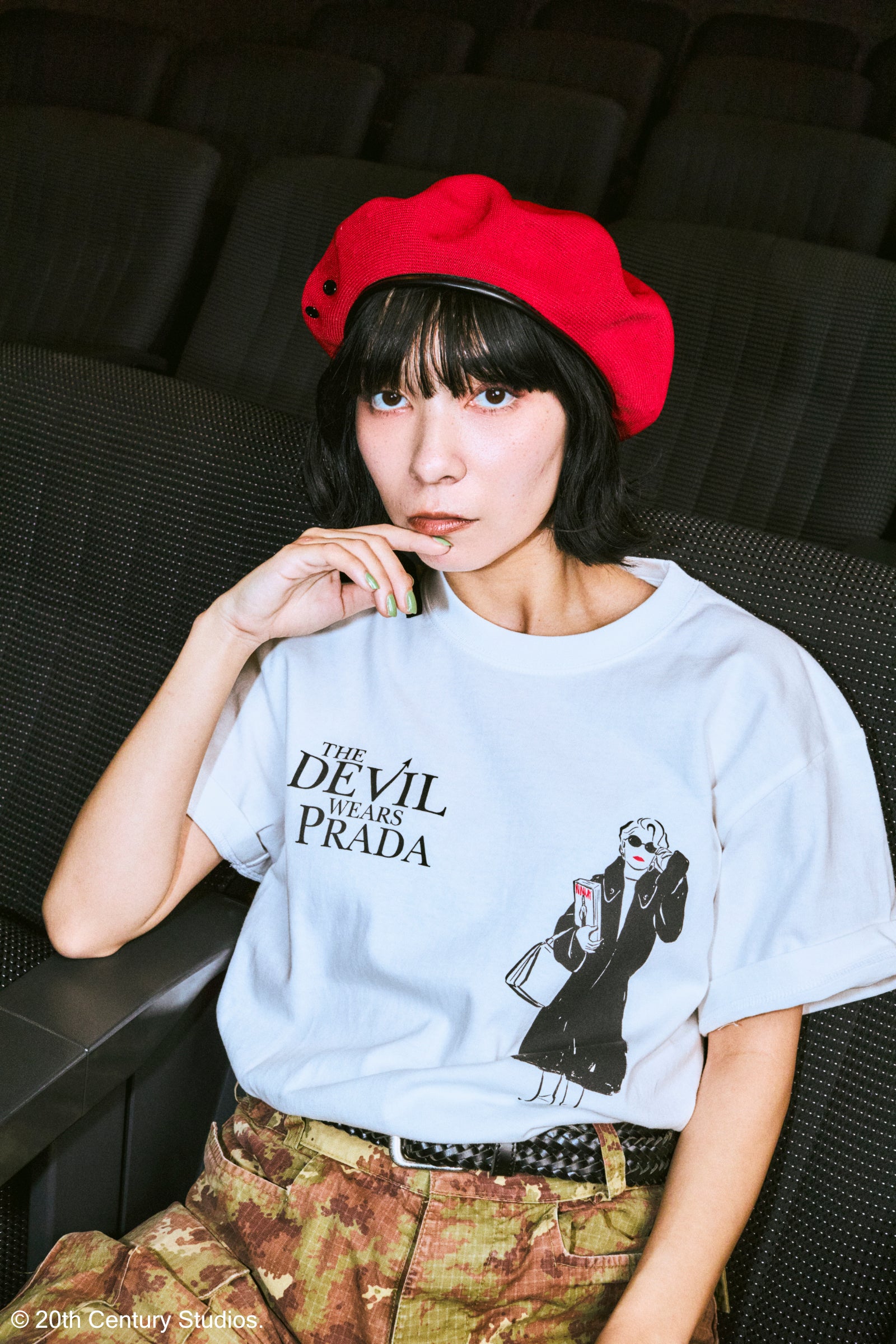 PRADA プラダ ブラック 赤タグ ラバー Tシャツ ジッパーポケット付き PRADA プラダ ブラック 赤タグ ラバー Tシャツ ジッパーポケット付き
