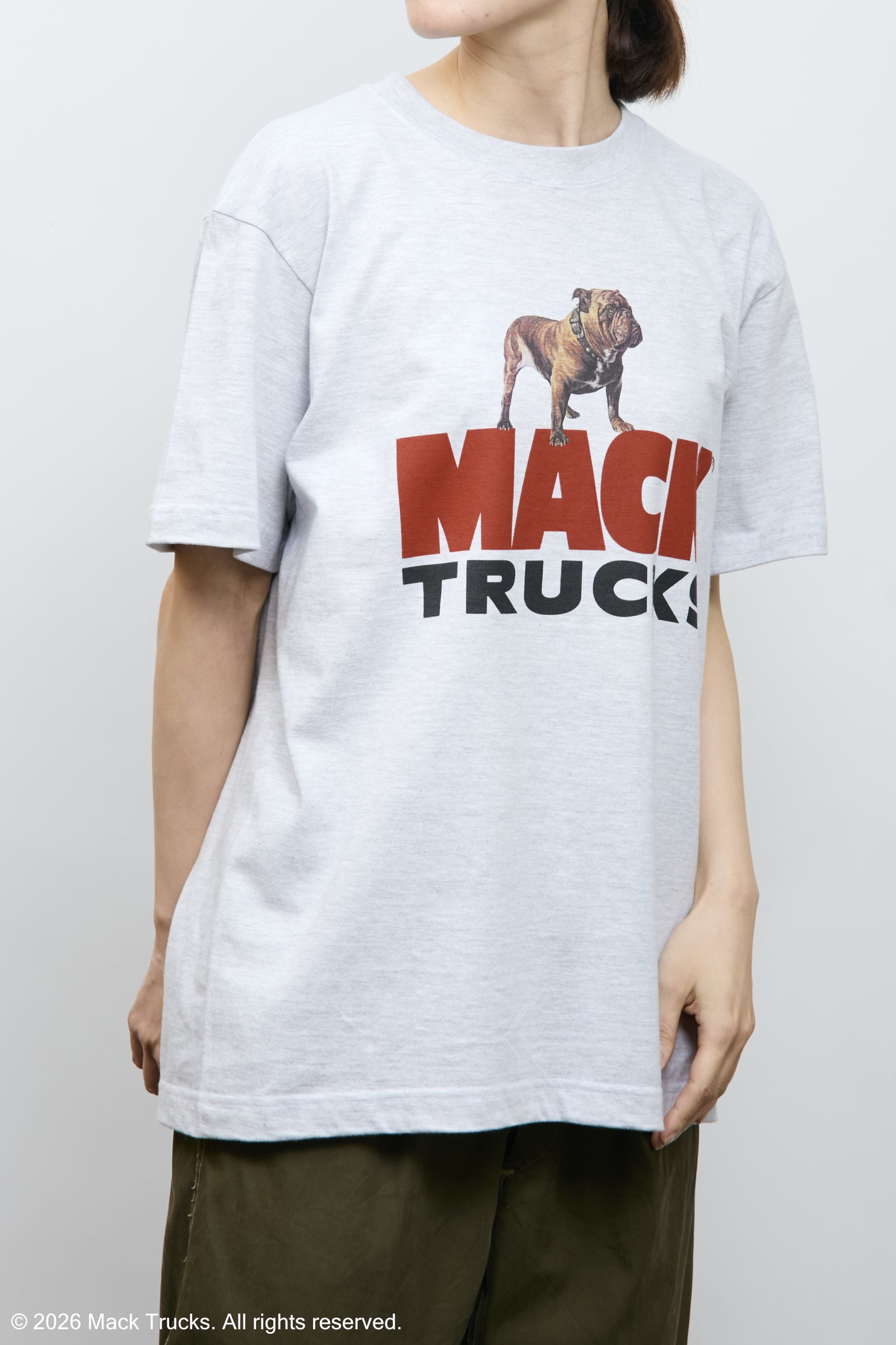 着用モデル：163cm / 着用サイズ：M