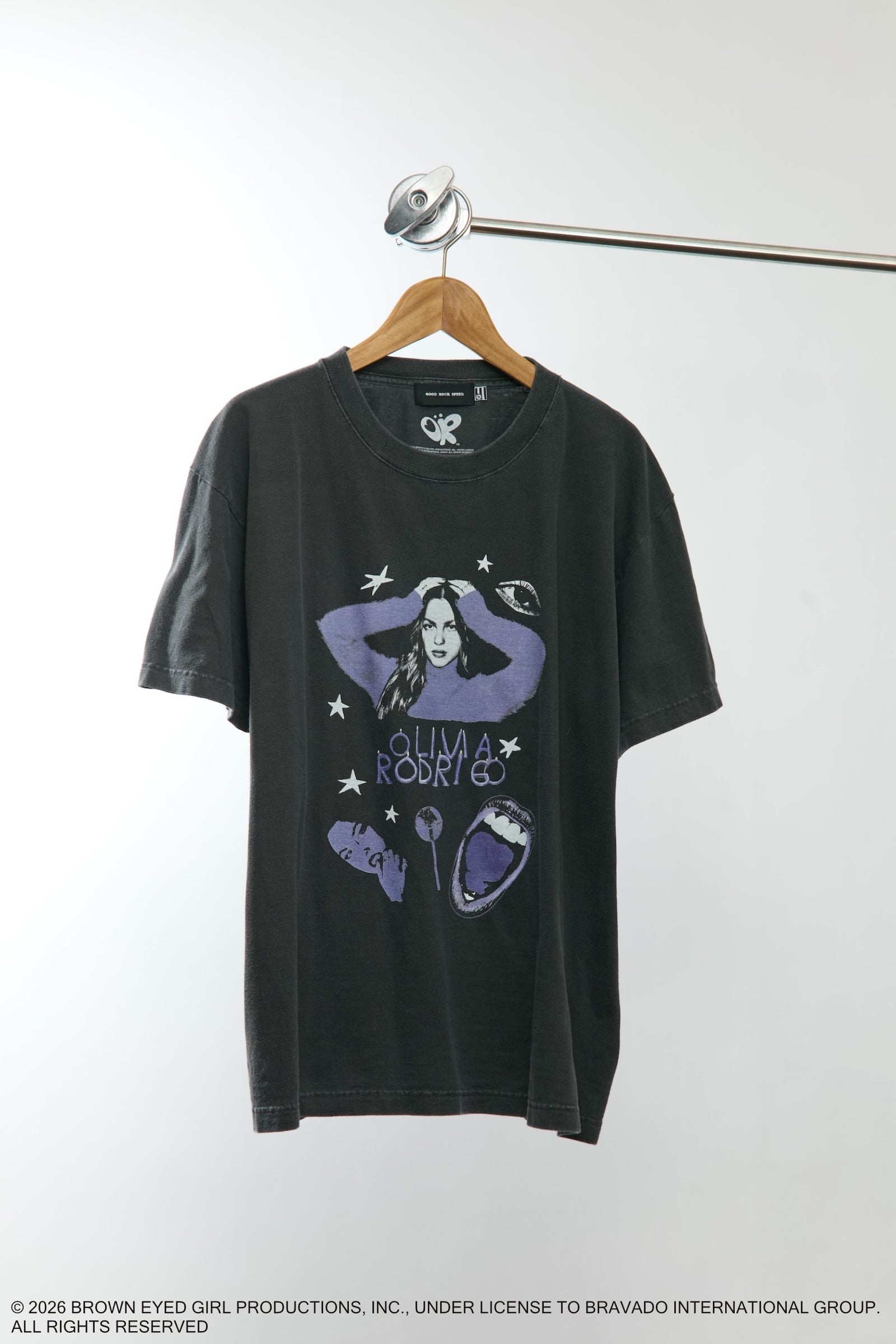 【限定品】Olivia Rodrigo（オリヴィア　ロドリゴ)　Tシャツ Olivia Rodrigo（オリヴィア・ロドリゴ）GRAPHIC PRINT T-SHIRT | GOOD